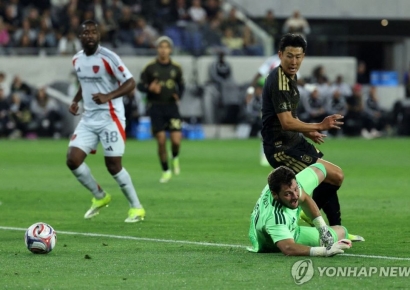 손흥민 풀타임…LAFC, MLS 개막 3연승 질주