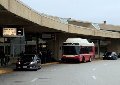 2000명이 활주로로 긴급 대피…美 캔자스시티 공항, 폭탄물 위협에 대혼란