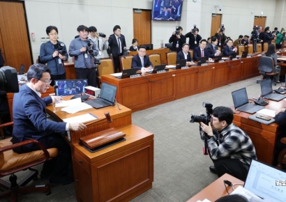 [포토] 대미투자특별법, 여야 합의로 대미특위 전체회의 통과