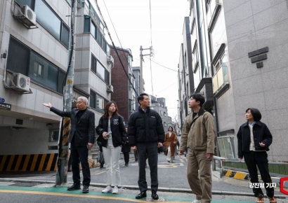 [포토] 오세훈 서울시장, 1인 가구 밀집 지역 점검