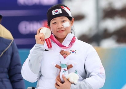 李대통령, 김윤지 선수 두 번째 메달 소식에 "동계 스포츠 지평 넓혀"