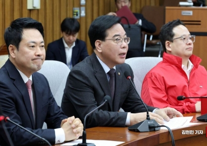 [포토] 영입 인재 환영식 발언하는 송언석 원내대표