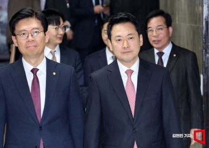 絶尹 청구서…강성층 '반발'·소장파 '후속조치' 요구