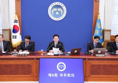 '벚꽃 추경' 두고 與 "적기 편성돼야" 野 "매표행위"