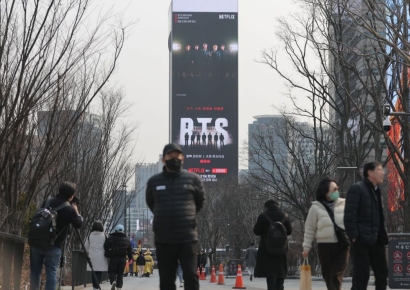 BTS 공연에 26만명 몰리는 광화문…이통 3사 'AI 통신망' 가동