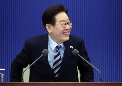 李대통령 "국민주권 정부니까 가능…AI전환 신속 추진"