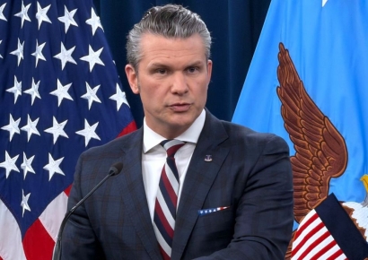 "장관님 사진이 멋지지가 않잖아"…이 와중에 사진기자 출입금지한 美국방부