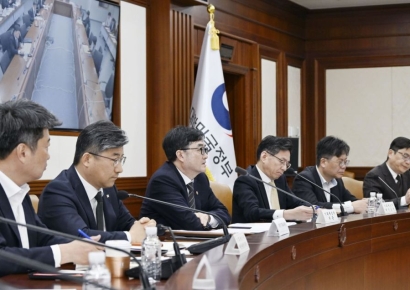 李대통령 지시에 벚꽃추경 오늘부터 속도전 "주말 반납하고 사업 발굴"  