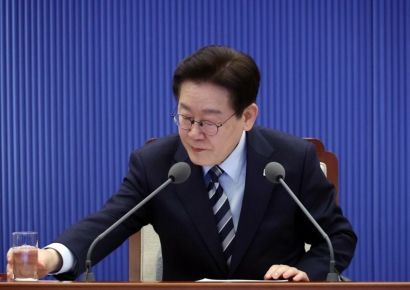 "좋은나라 만들면서 부자되는 방법" 李대통령, 주가조작 신고 독려