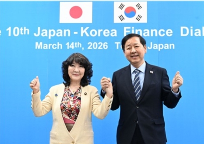 한일 재무장관 중동 정세 논의…"에너지 안정적 공급 협력"