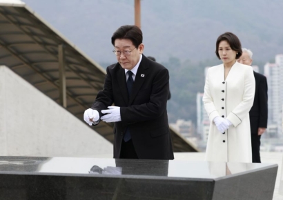 李대통령 "3·15 정신이 우리 사표…유공자 더 찾아 포상·예우"