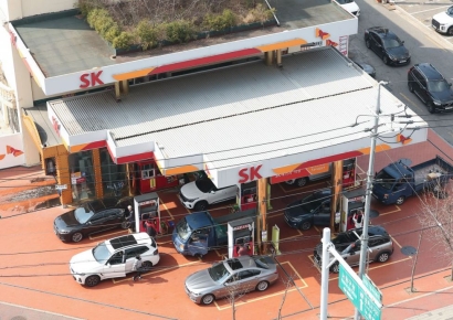 석유 최고가제 사흘째…기름값 하락세 이어가지만 낙폭 줄어