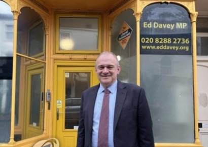 트럼프 압박 속 英 '핵 완전자립론'…"SLBM도 자력 개발해야"