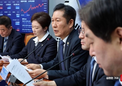 [포토] 정청래 "검찰개혁, 故노무현 떠올라…다른 개혁과 질적으로 달라"