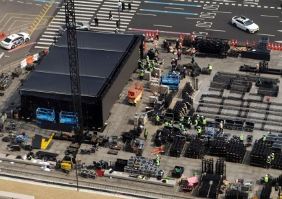 [포토] 광화문광장에 설치중인 BTS 컴백 무대