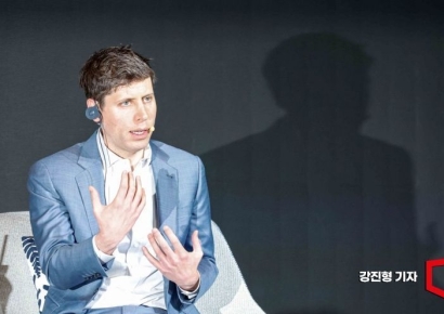 "19금 성적 대화 허용"...미성년 이용자 1억명인데, AI 수장의 위험한 변심