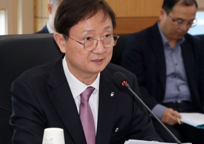 "보고 기다리다 하루 훌쩍" 금감원, 대면보고 확 줄인다…'보고서 실명제' 도입