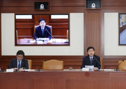 [포토] 구윤철 부총리, 비상경제장관회의 겸 공급망안정화위원회 주재
