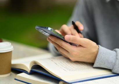 '숏폼이 일상화' 고교생 30.6% "10분 이상 긴 글 읽기 힘들다"