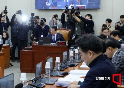 중수청 설치법, 與주도로 국회 행안위 통과 