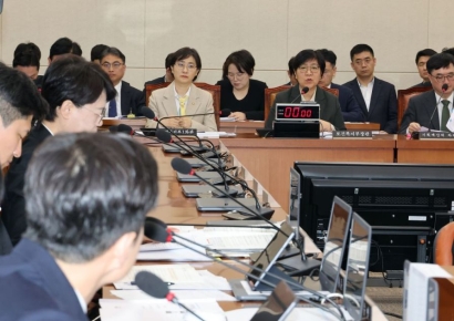 18년 만 기로에 선 '기초연금'…하후상박 방법과 방향 고민 