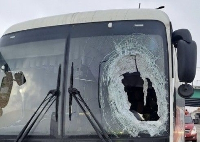 피할 새도 없이 덮친 화물차 바퀴…버스기사는 마지막까지 승객 지켰다