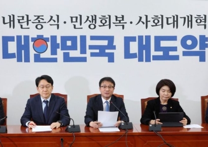 [포토] 한병도 "국힘, 민생법안 발목…상임위원장 배분 원점서 재검토"