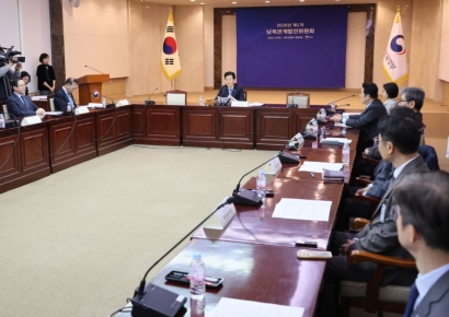 尹정부때 수립한 '4차 남북기본계획' 조기 폐기…'北체제 인정+평화적 두 국가'로