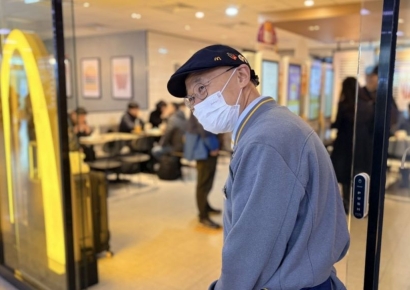 "은퇴 후 15년 더 버텨야 한다"…직원 수백명 이끌던 대기업 임원도 '알바 면접'