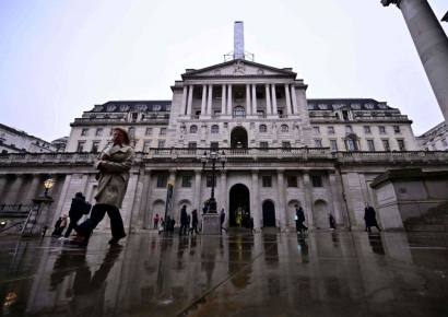 영국, 기준금리 만장일치 동결…"물가 상승 대응할 준비"