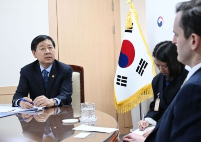 IMF "경제 하방 리스크 커져"…구윤철 "추경 포함 모든 수단 동원"