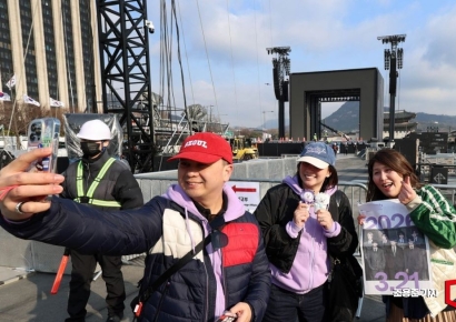 [포토] BTS컴백 공연장 찾은 아미들