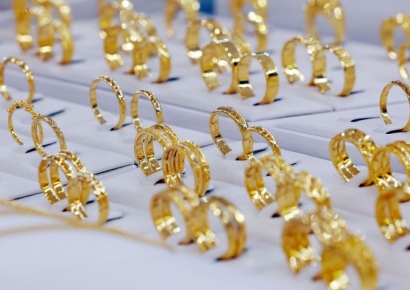 "상승 랠리 아직 끝나지 않았다"…폭락한 금 지금 사도 될까?[주末머니]