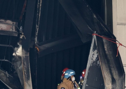 대전 공장 화재 수색 이틀째…"실종자 4명 위치, 주차장 인근 추정"