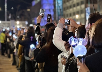 '경제효과 3兆' BTS 컴백…광화문 채운 세계인의 아리랑