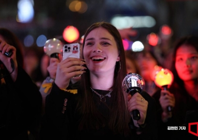 [포토] 'BTS 완전체가 돌아왔다' 감격스러운 '아미'