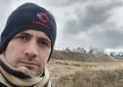 "강하고 회복력 뛰어난 국민들…정치인들은 공황 빠졌다" 일기 공개한 대통령 아들 