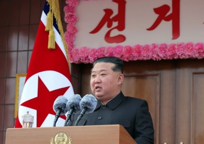 北, 김정은 국무위원장 3연 추대…'2인자' 최룡해→조용원 교체