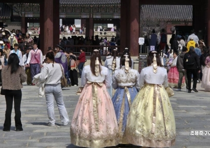 [포토] 외국인 관광객들로 북적이는 경복궁