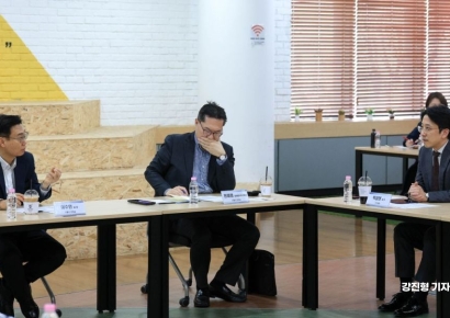 [포토] 에로사항 청취하는 서울시 경제실장