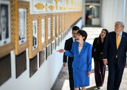 '양손 들고 춤까지' 다카이치, 백악관 사진 한 장에 굴욕 외교 도마 위