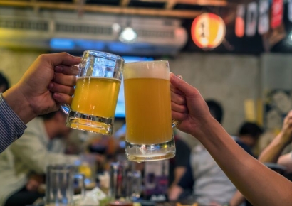 "한국에서 화려하게 부활" 일본 환호 …'MZ덕분' 역대 최고 수입 찍은 日맥주