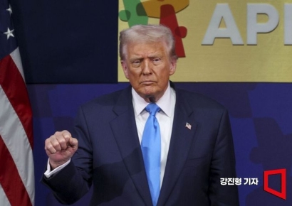 트럼프 "이란과 이틀간 대화…모든 군사공격 5일간 유예"