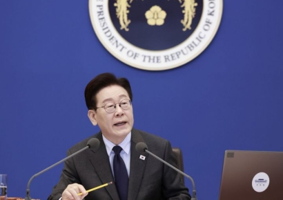 李대통령 "전시 추경 핵심은 속도…부동산 정책, 물 샐 틈 없게”