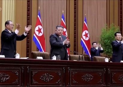 北, '대남 적대기조' 재확인…김정은 "적대국 韓, 철저히 배격"(종합)