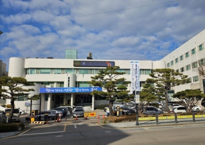 '영광군수 뇌물 조작 의혹' 영상…'3천만원 수표' 찾아라~