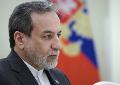 이란 외무 “침략자 진영 배엔 호르무즈 닫혀”…조현 장관과 통화