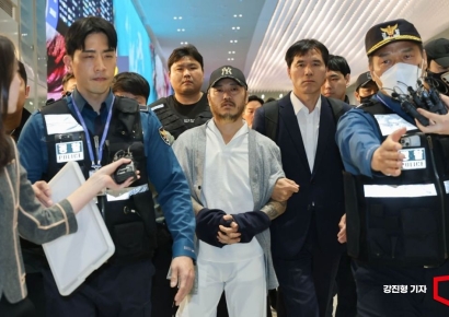 [포토] 취재진 질문 받는 '마약왕' 박왕열