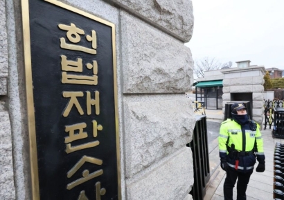 [단독] 헌재, 낙태죄 등 헌법불합치 法개정 협조 요청…12개 부처·상임위 전달