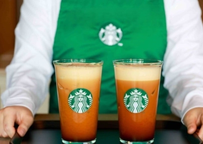 거품 하나 얹었더니 '대박'…스타벅스 잘나가니 빽다방도 나섰다  [지금 사는 방식]